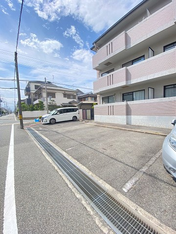 サンハイツ若草西の外観