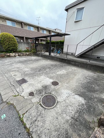 西宮市甲子園浦風町のアパートの外観