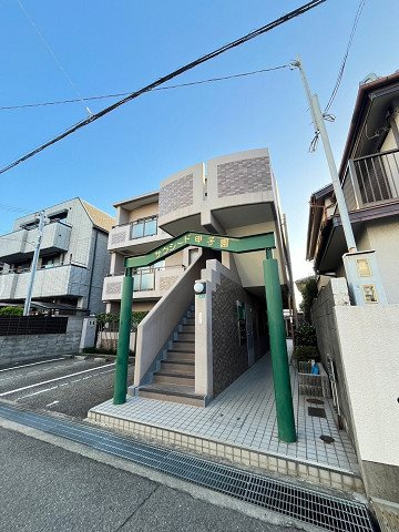 サクシード甲子園の外観
