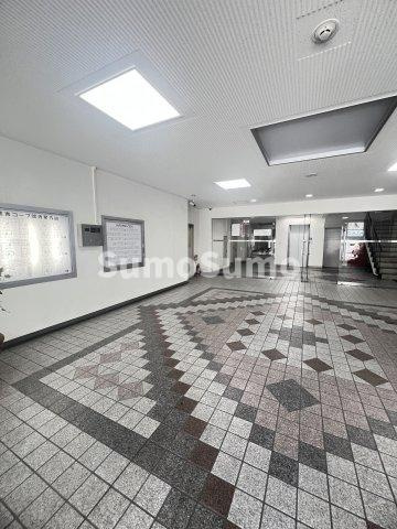 日生住吉コープのロビー|ゆとりのあるロビーです