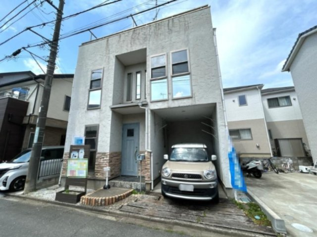 狭山市笹井1丁目　中古戸建の前面道路含む現地写真