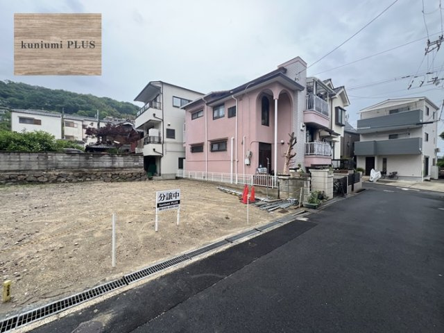 大東市中垣内3丁目の前面道路含む現地写真