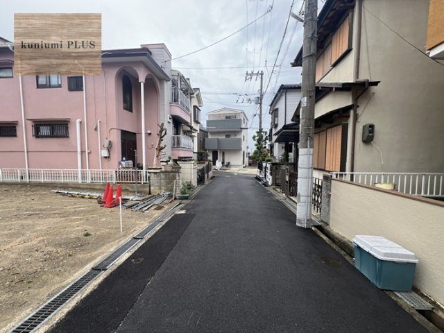 大東市中垣内3丁目の前面道路含む現地写真