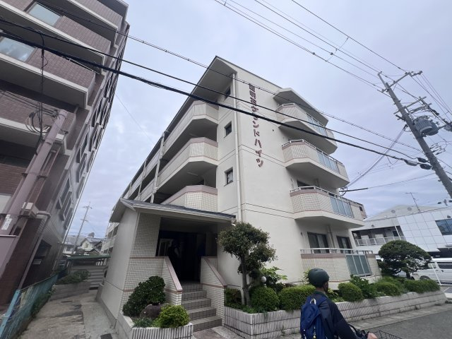 西明石グランドハイツの外観