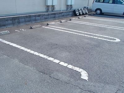 フェリア糸井Ｅの駐車場