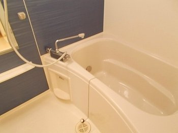 フェリア糸井Ｅの浴室