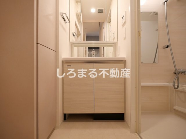 コンフォリア・リヴ博労町一丁目Ｑの独立洗面台