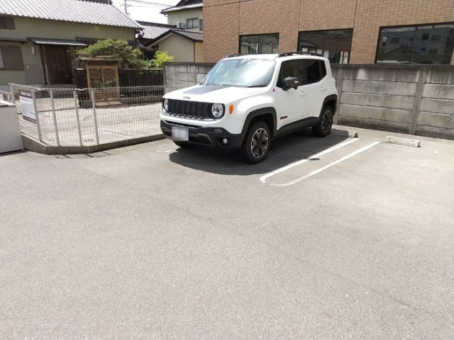 ヴィラ小曲輪の駐車場