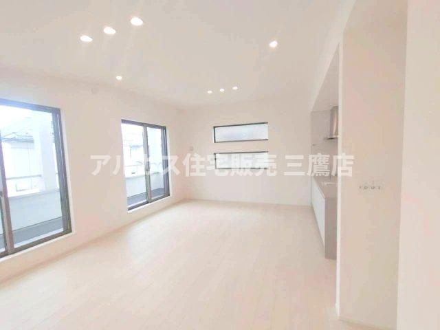 井の頭線 久我山駅 10分 新築戸建 杉並区久我山4丁目の居間・リビング