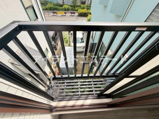 COCOL.POINT　リノベーション　1フロア2住戸　3方角住戸のバルコニー