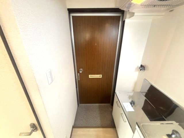 みやマンションの玄関