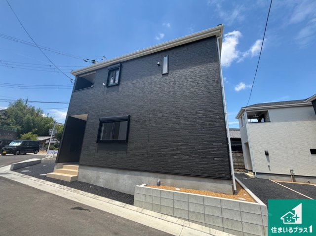 29日(土)30日(日)現地ご見学可能！　枚方市釈尊寺町　全13邸の外観|安心の10年保証！外観を美しく保ち、雨水で汚れを落とします！気になることがありましたら、お気軽にお問い合わせください！