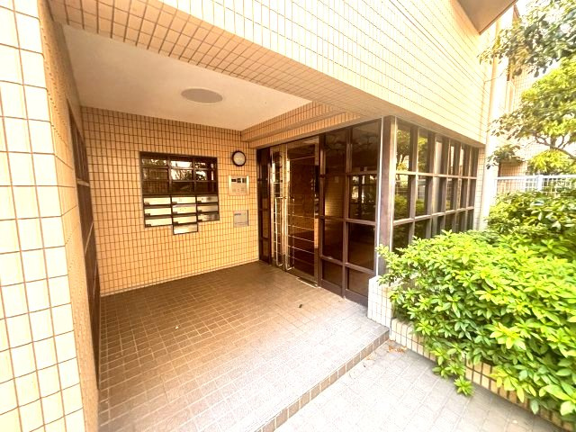 エルム御影のエントランス