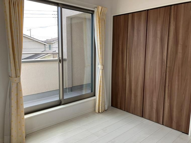 手賀の杜戸建の内装|明るい色調の室内です