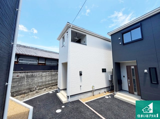 ■枚方市釈尊寺町　第4期　新築一戸建ての外観|安心の10年保証！外観を美しく保ち、雨水で汚れを落とします！気になることがありましたら、お気軽にお問い合わせください！