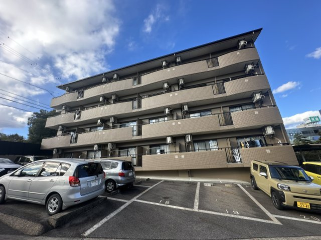 グランフラットの駐車場