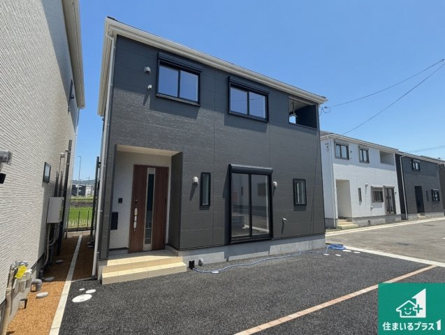 ■枚方市釈尊寺町　第4期　新築一戸建ての外観|安心の10年保証！外観を美しく保ち、雨水で汚れを落とします！気になることがありましたら、お気軽にお問い合わせください！