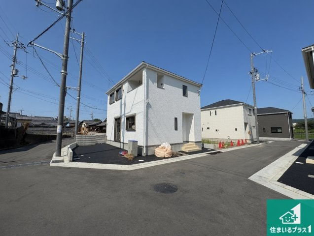 ■枚方市釈尊寺町　第4期　新築一戸建ての外観|周辺は落ち着いた街並みの住宅地！子育てがしやすい住環境です！気になることがありましたら、お気軽にお問い合わせください！