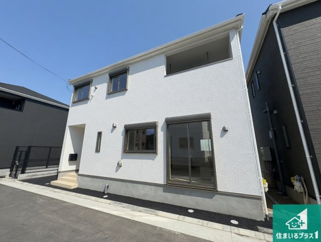 ■枚方市釈尊寺町　第4期　新築一戸建ての外観|安心の10年保証！外観を美しく保ち、雨水で汚れを落とします！気になることがありましたら、お気軽にお問い合わせください！