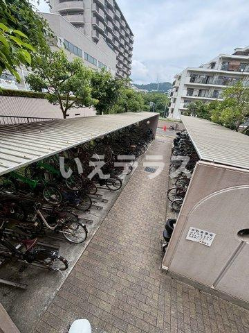 高取台ロイヤルマンションの駐車場