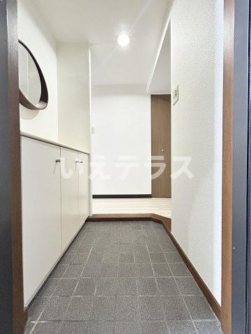 高取台ロイヤルマンションの玄関