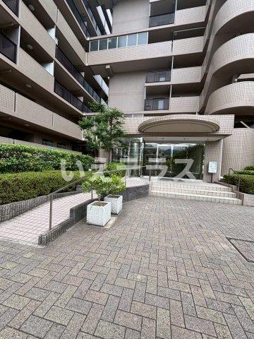 高取台ロイヤルマンションのエントランス