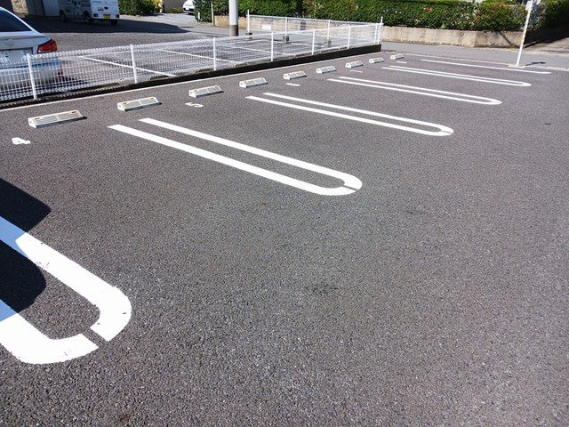 【駐車場】 | ブリッサ　カージェ