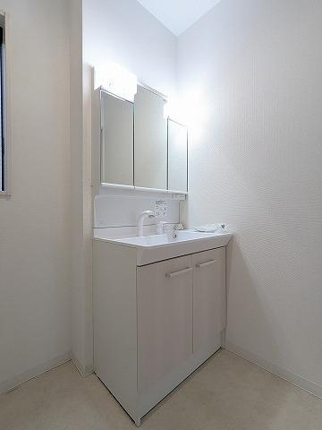 出口5丁目　中古一戸建ての独立洗面台|シャワー付き洗面化粧台
■物件内覧・資金計画相談・住宅ローン相談、リフォーム相談、お問合せ受付中■
※当日・翌日のご内覧、ご相談はお電話でのお問合せがスムーズです！