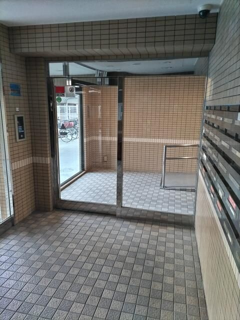 グローリア初穂綾瀬のエントランス|グローリア初穂綾瀬：「六町」駅徒歩１０分！