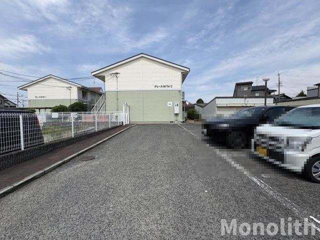グレースMITAの駐車場