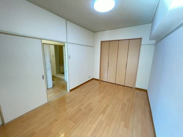 山口マンションの居間・リビング|ゆったりとした居間です