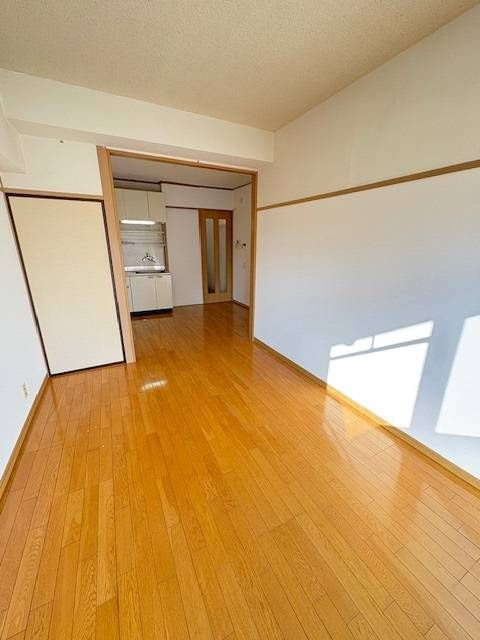 山口マンションの内装|明るい室内です