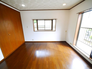【洋室】 | 八街市文違　中古戸建 | 内装リフォーム済み令和8年4月 カーポート駐車2台（並列） IH システムキッチン・2階にもトイレ
