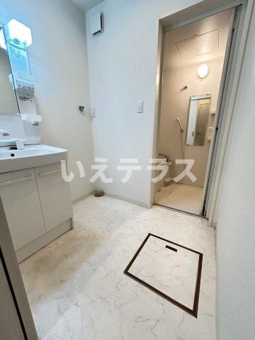 ルミエール西代B棟の洗面所