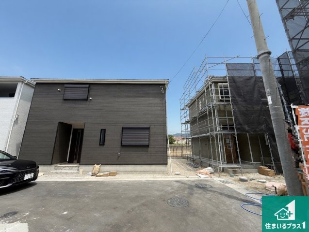 ■枚方市釈尊寺町　第4期　新築一戸建ての外観|周辺は落ち着いた街並みの住宅地！子育てがしやすい住環境です！まだ未完成ですが、現地でしかわからない事もございます。是非一度ご覧ください。