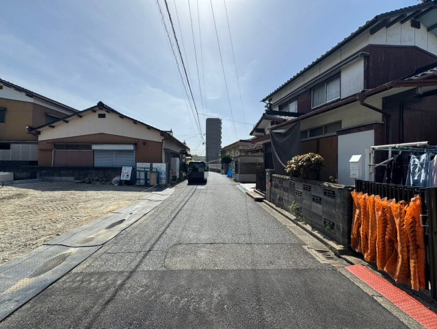 【前面道路含む現地写真】の画像