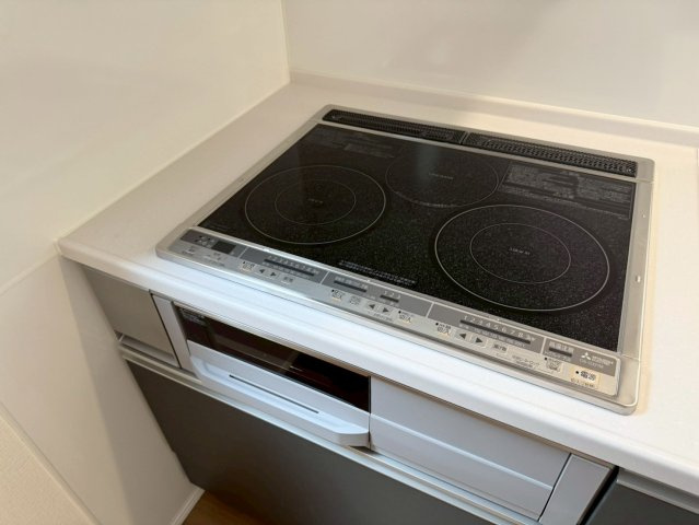 ーBloomーブルームー小倉北区東篠崎1丁目1期　【小倉北区　新築戸建て】のキッチン|IHクッキングヒーターでお掃除楽々♪【小倉北区　新築戸建て】