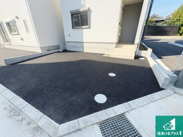 ■枚方市釈尊寺町　第4期　新築一戸建ての駐車場|駐車スペース！散水栓があるので、こまめに愛車を洗えます！