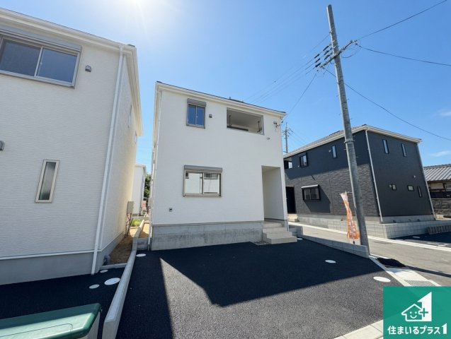 ■枚方市釈尊寺町　第4期　新築一戸建ての外観|安心の10年保証！外観を美しく保ち、雨水で汚れを落とします！気になることがありましたら、お気軽にお問い合わせください！