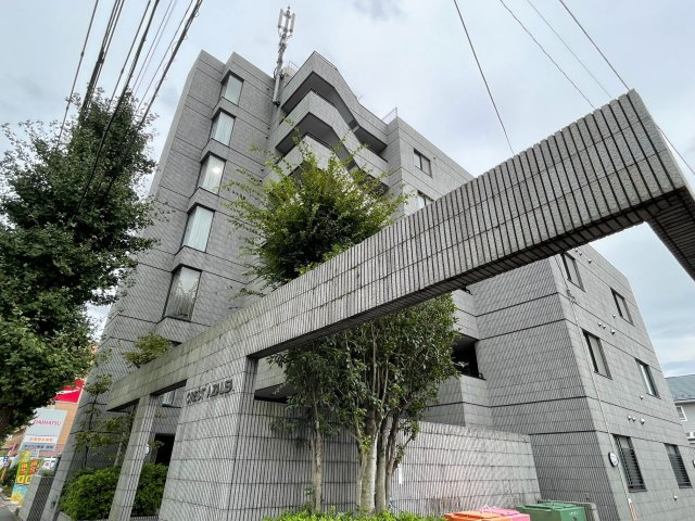クレストアゼリアのエントランス