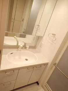 足立区中央本町１丁目の賃貸マンション