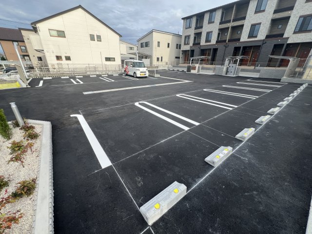 クレッシェンド石ヶ瀬の駐車場