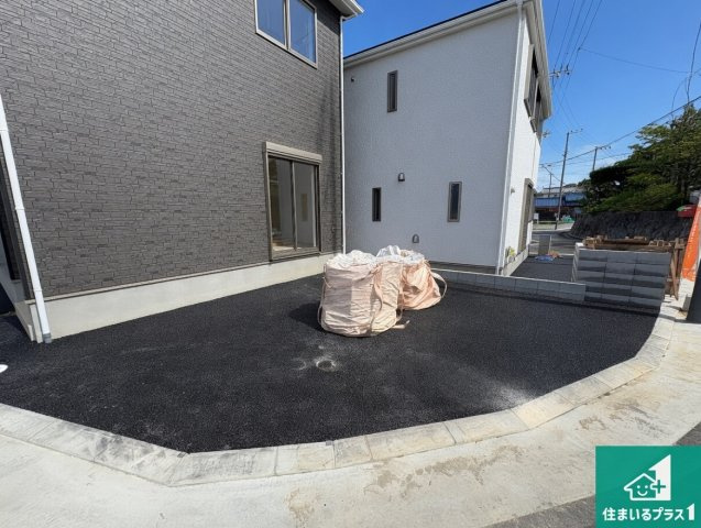 枚方市釈尊寺町　第4期　新築一戸建ての駐車場