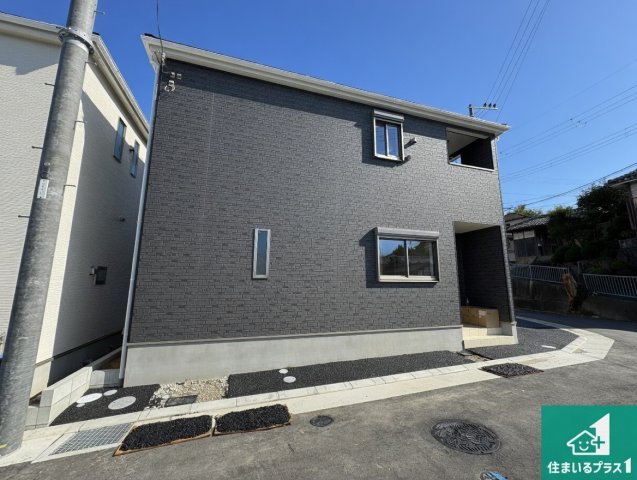 枚方市釈尊寺町　第4期　新築一戸建ての外観|安心の10年保証！外観を美しく保ち、雨水で汚れを落とします！気になることがありましたら、お気軽にお問い合わせください！