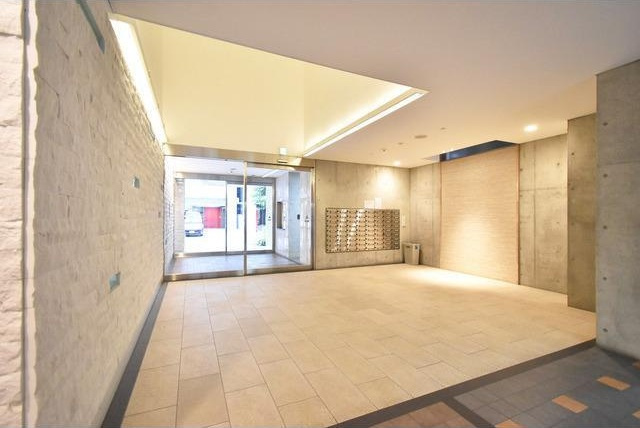 大阪市西区江戸堀１丁目の賃貸マンションのロビー