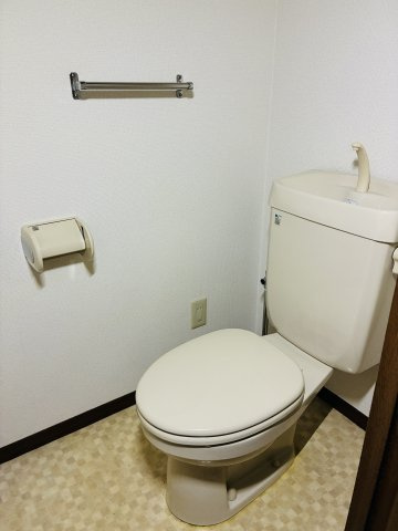 ドルチェ水前寺のトイレ|304号室の写真です。