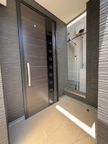 山之上1丁目　中古一戸建ての玄関|■物件内覧・資金計画相談・住宅ローン相談、リフォーム相談、お問合せ受付中■
※当日・翌日のご内覧、ご相談はお電話でのお問合せがスムーズです！