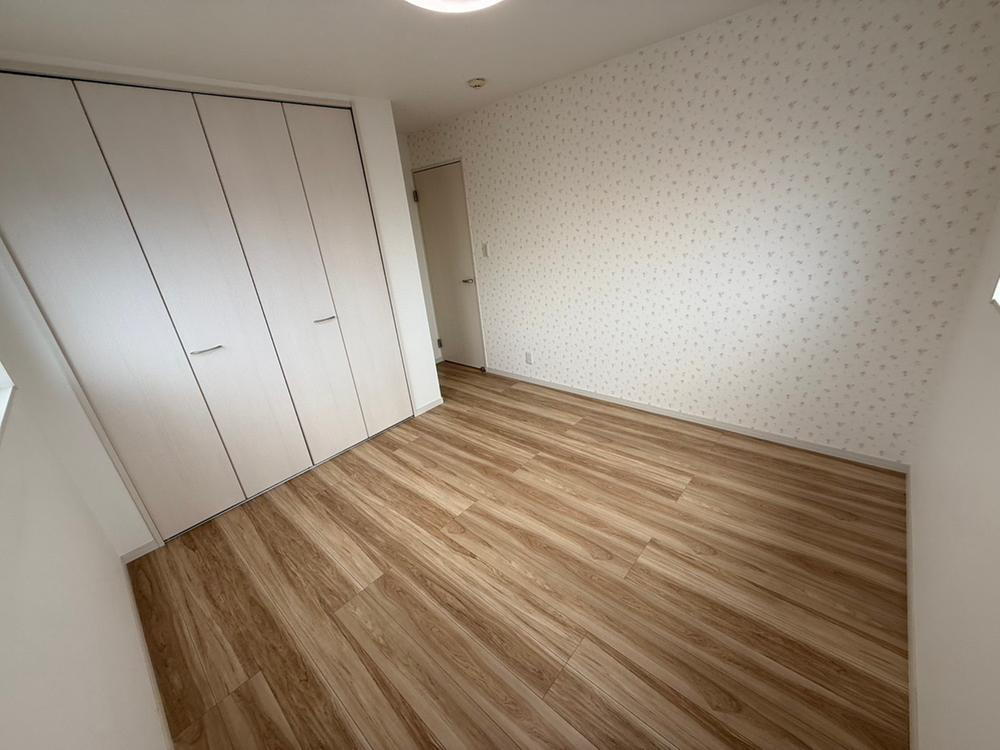 山之上1丁目　中古一戸建ての洋室|洋室6.0帖
■物件内覧・資金計画相談・住宅ローン相談、リフォーム相談、お問合せ受付中■
※当日・翌日のご内覧、ご相談はお電話でのお問合せがスムーズです！