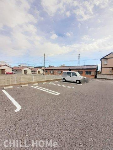 カーサビアンカの駐車場|当社、チルホームのHPもご覧ください(^^)/物件情報多数♪