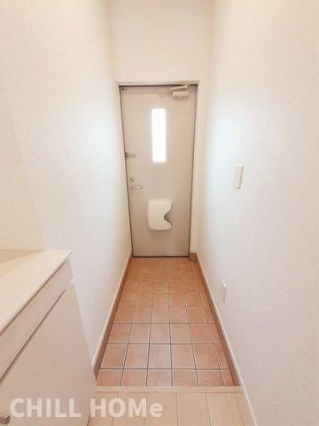 カーサビアンカの玄関|当社、チルホームのHPもご覧ください(^^)/物件情報多数♪